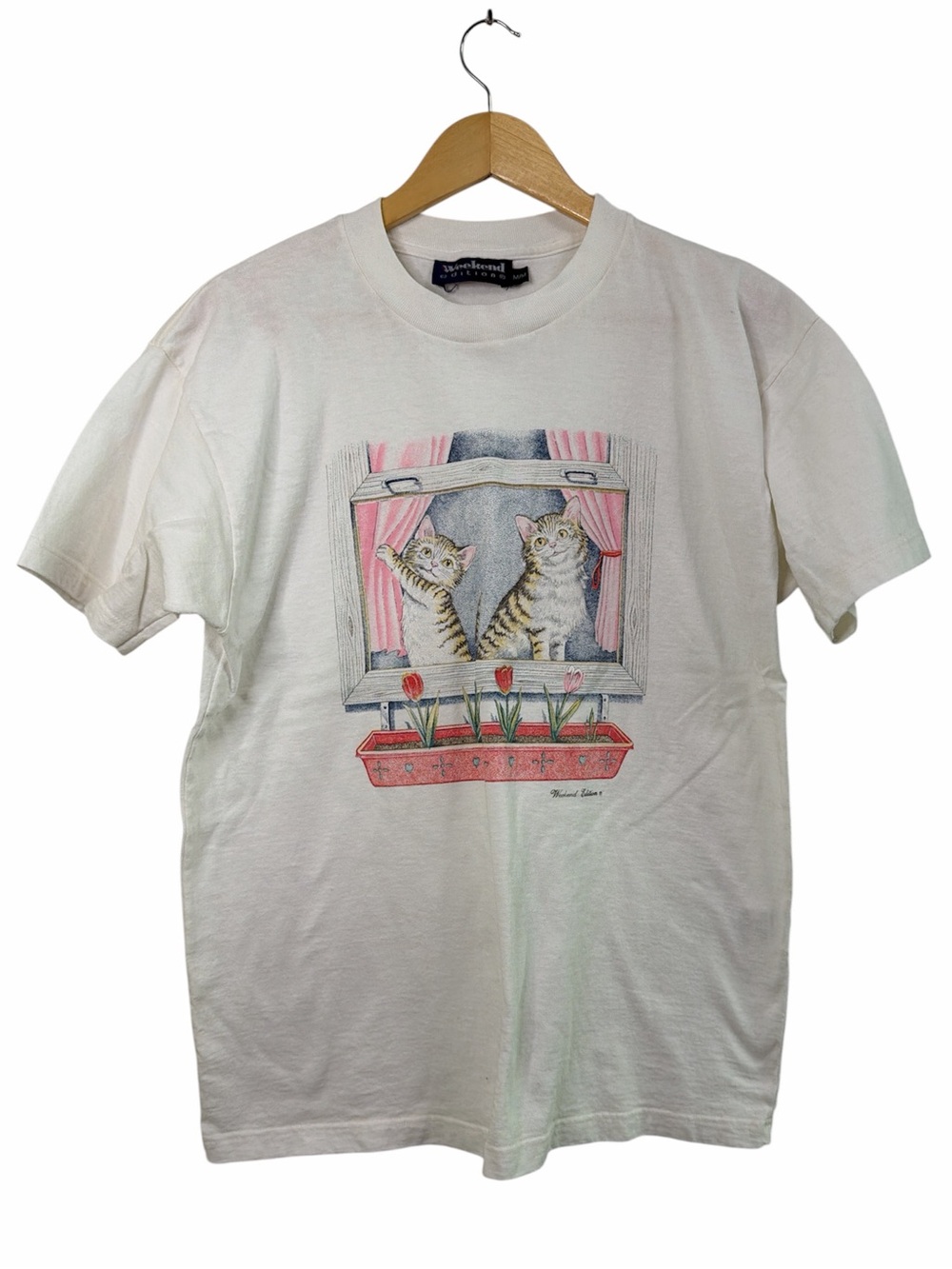 Vintage Weekend Edition Cat Window Graphic T-Shirt White Medium